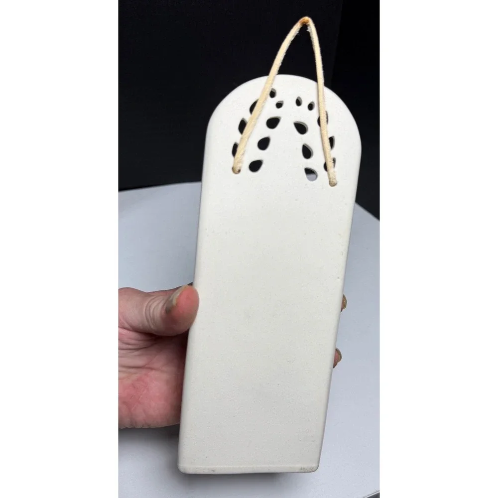 Vintage Ceramic Wall Pocket Vase Blue Floral Design Hanging Planter - Picture 6 of 7